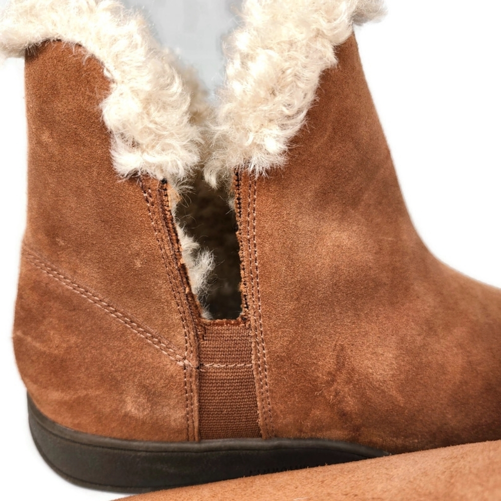 Vionic Unwind Tan Suede Faux Shearling Notched Sides Pull-On Flat Ankle Booties - Picture 8 of 14